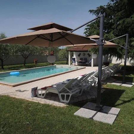 Lejlighed Ferienwohnung Rosmarin Mit Pool In Poreč